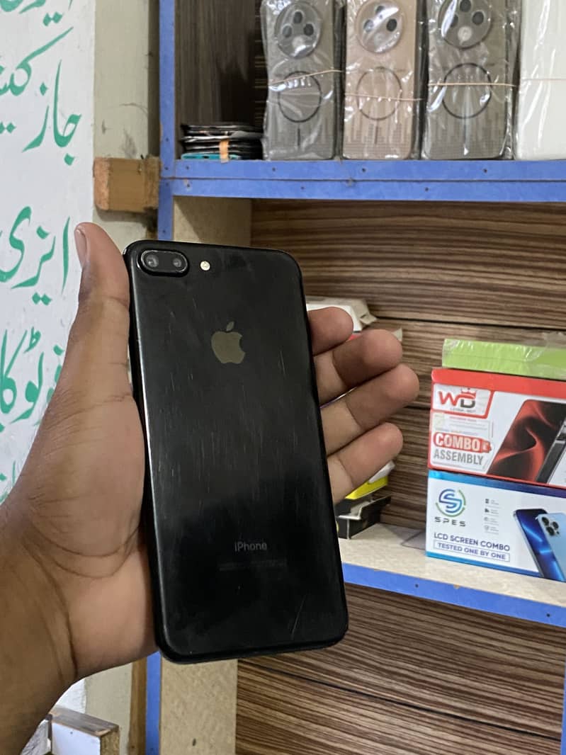 Apple iPhone 7 Plus 3