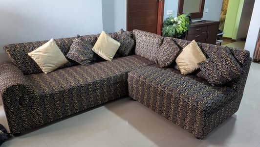 Mint condition L shape Sofa and Side Table for sale
