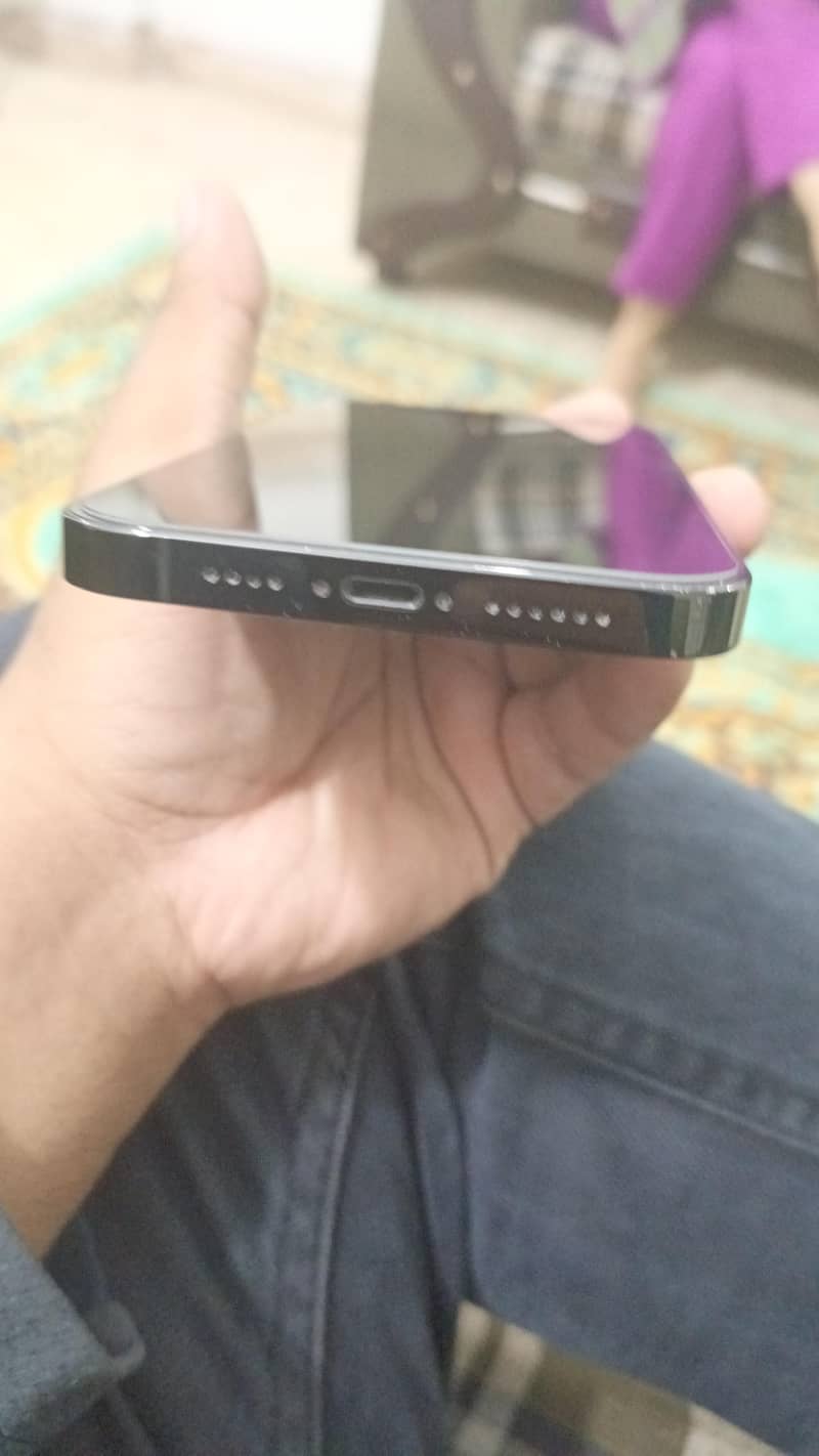 Apple iPhone 14 Pro Max 4
