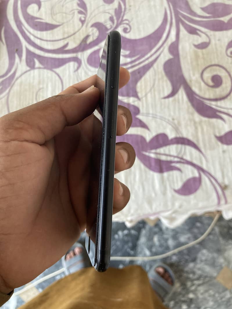 Apple iPhone SE 6