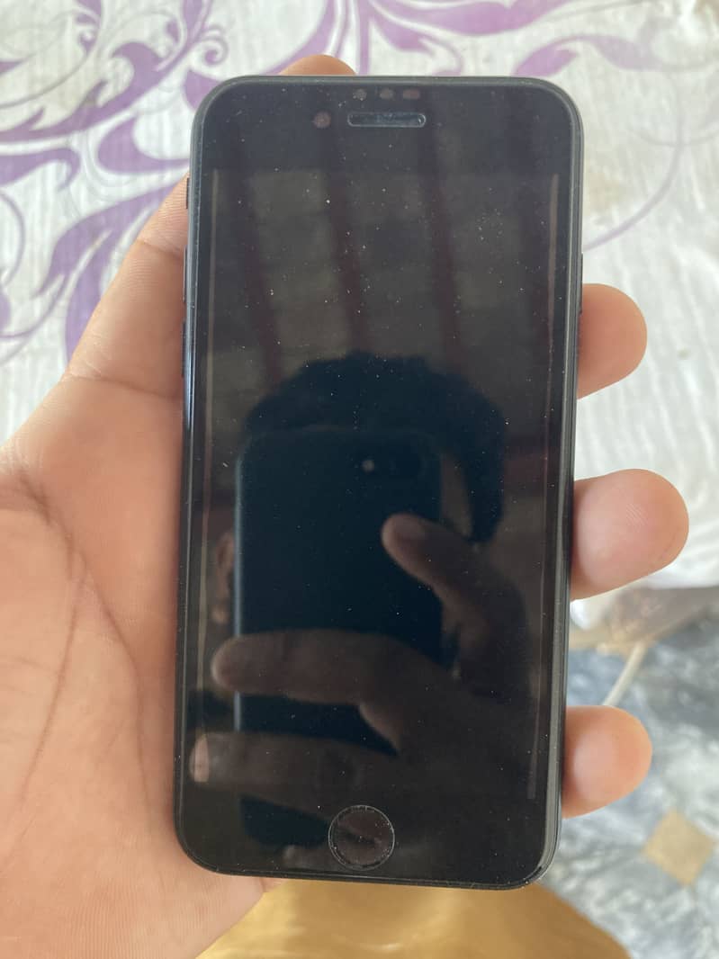Apple iPhone SE 8