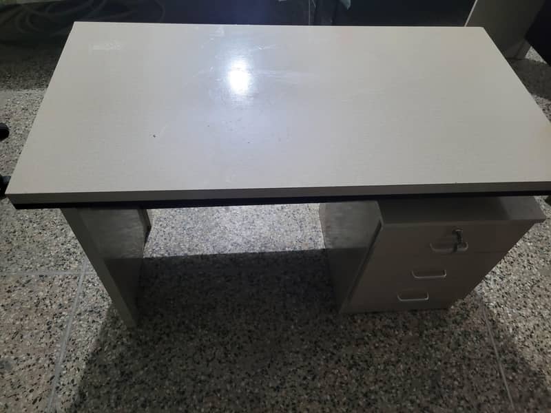 computer/office table 1