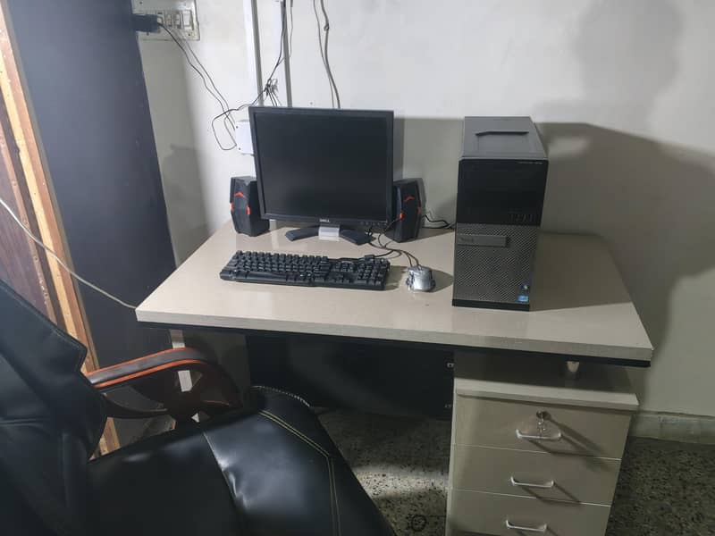 computer/office table 3