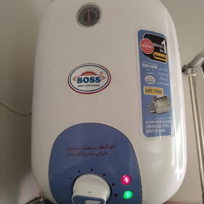Only 2 weeks used 15L Boss Instant Geyser