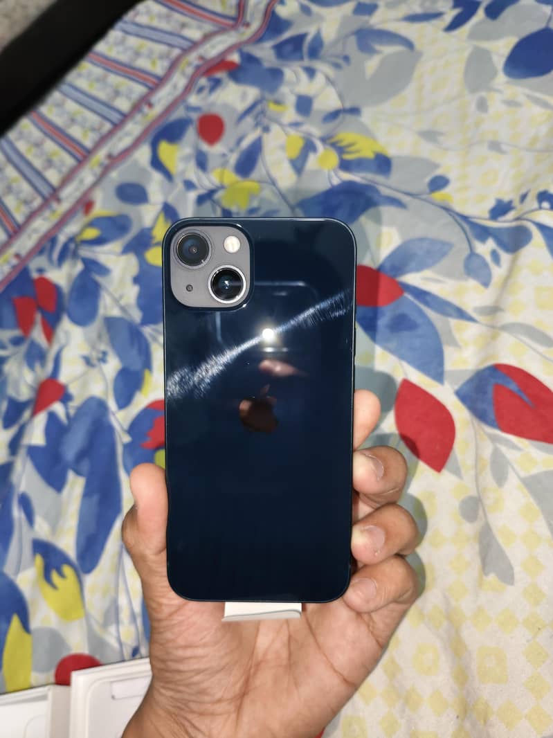 Apple iPhone 13 0