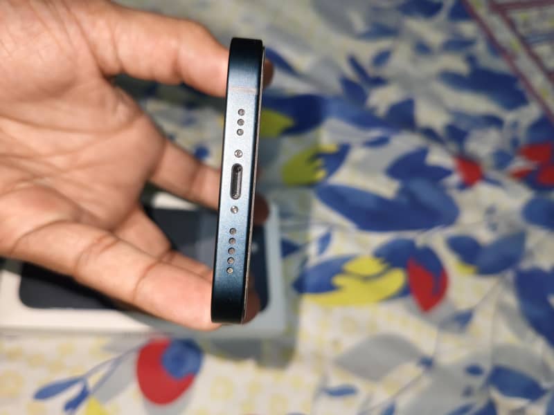 Apple iPhone 13 3