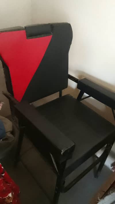 Selon / beautiparlur chair