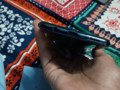 Samsung Mobile A50 exchange available 4/64*