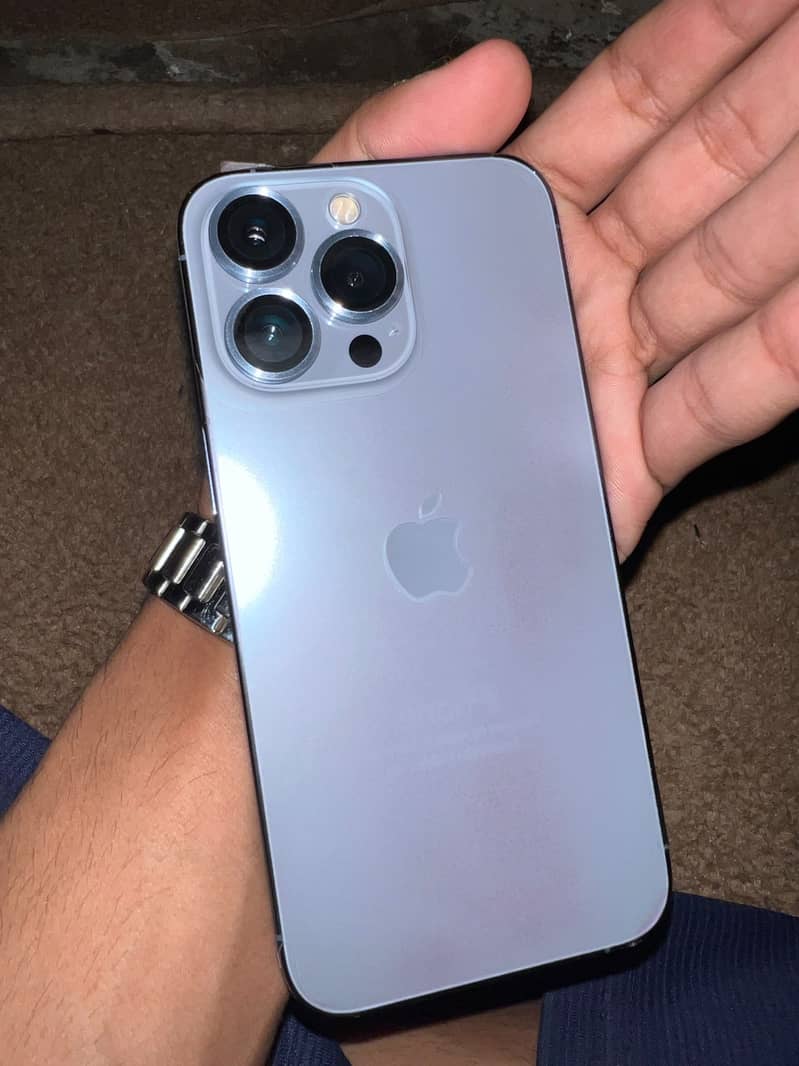 Apple iPhone 13 Pro 1