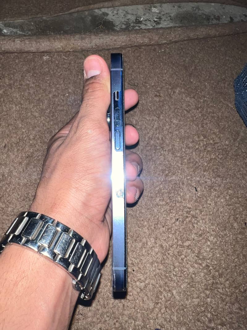 Apple iPhone 13 Pro 2