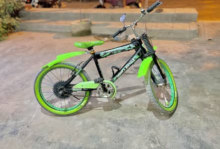 Stylish Green Sports Cycle – Excellent Condition