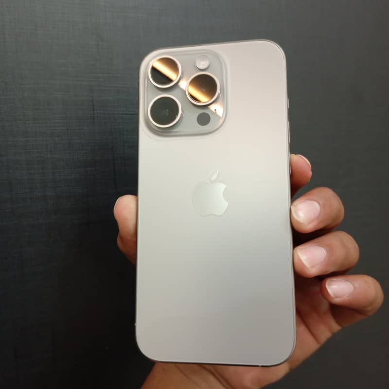 iPhone 15 Pro 10/10 3