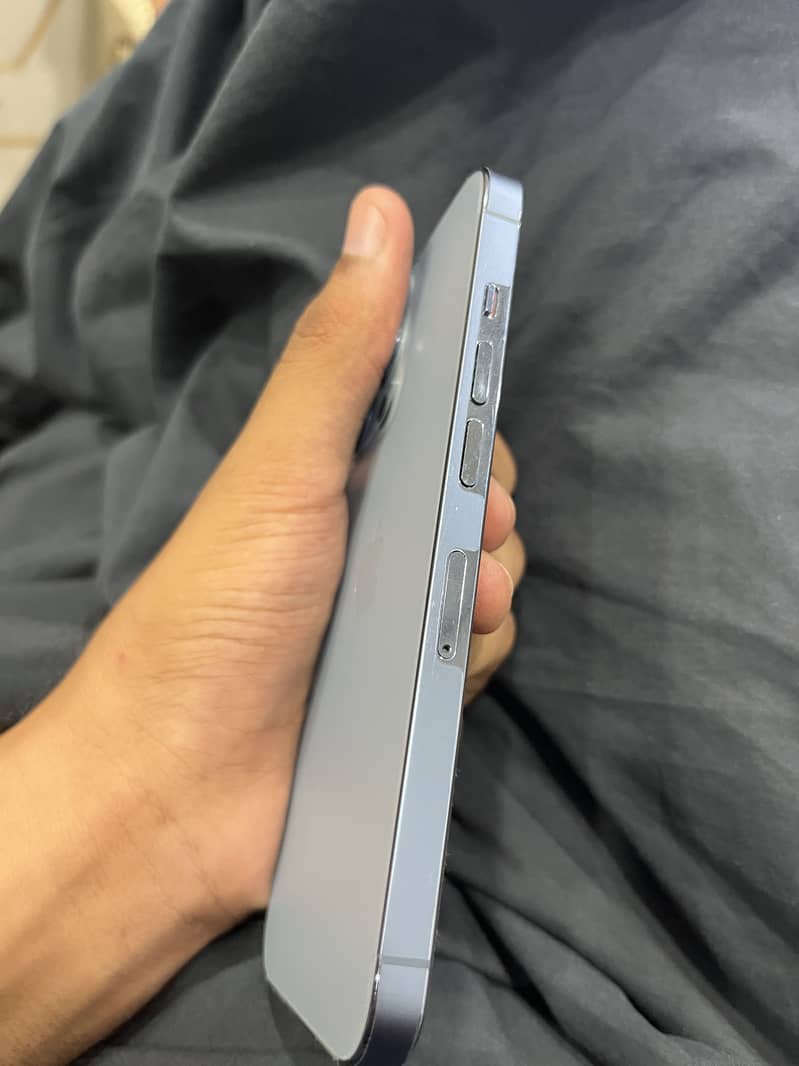 Apple iPhone 13 Pro 1