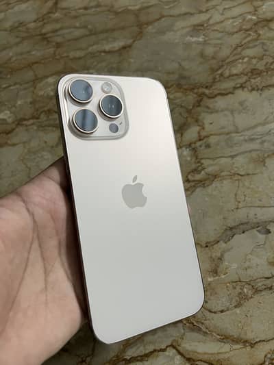 Apple iPhone 16 Pro Max