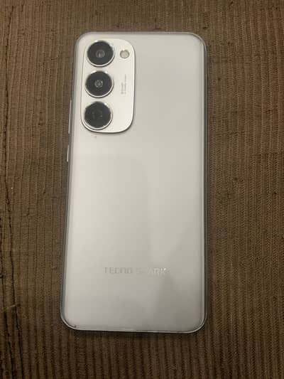 Tecno Spark 40 pro Plus