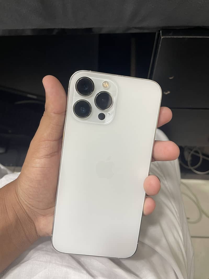 Apple iPhone 13 Pro Max 6