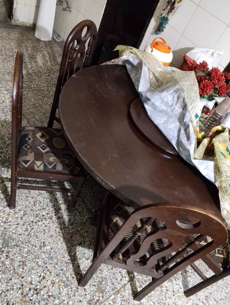 dining Table 0