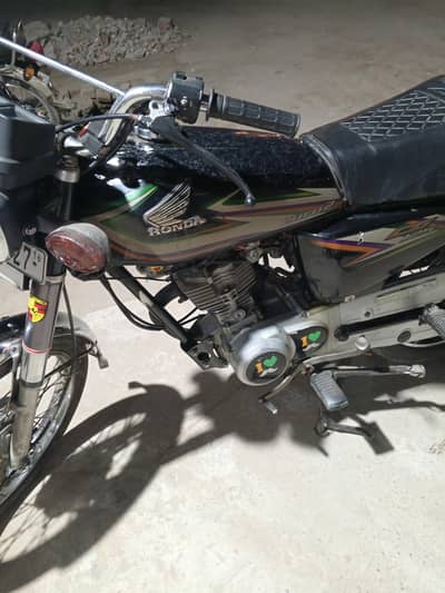 Honda 125 for sale good condition bilkul ok bike ha 2016 model ha jani