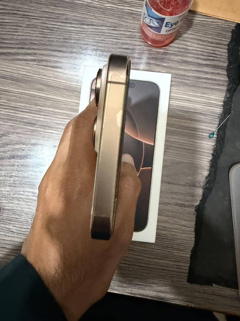 Apple iPhone 16 Pro Max 3