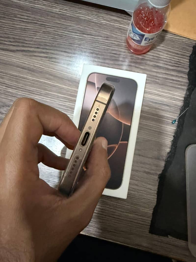 Apple iPhone 16 Pro Max 5