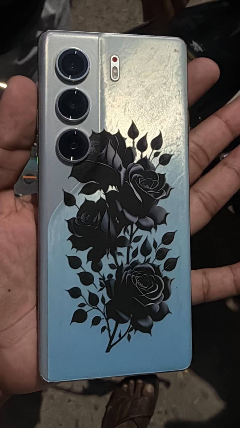 Tecno CAMON 40 Pro 0