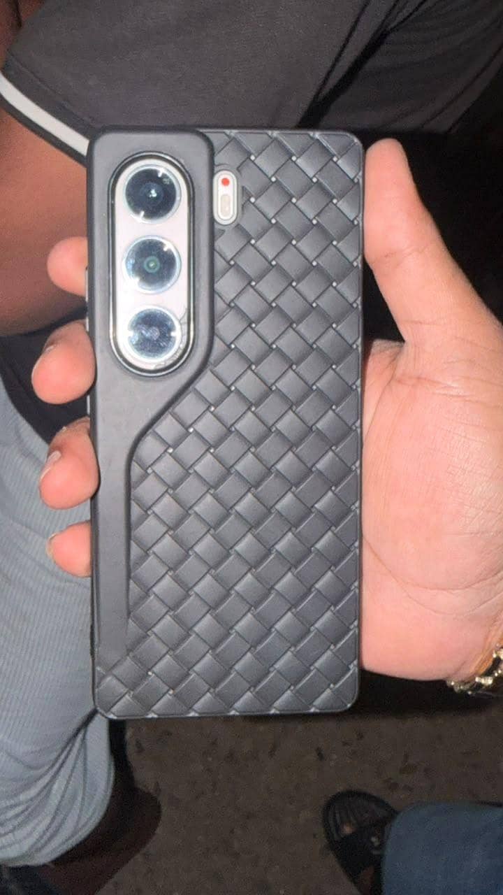 Tecno CAMON 40 Pro 5