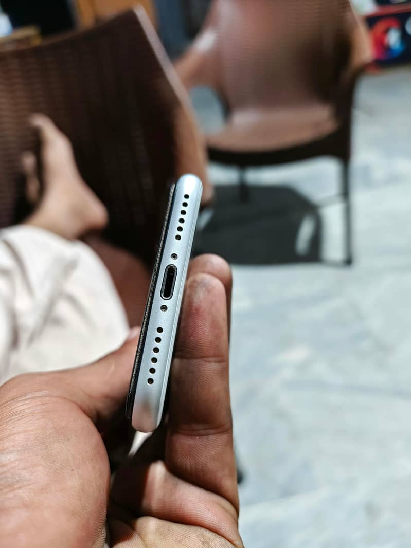 IPHONE SE 2 3