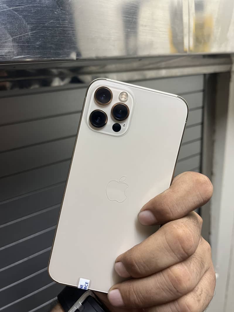 Apple iPhone 12 Pro 2