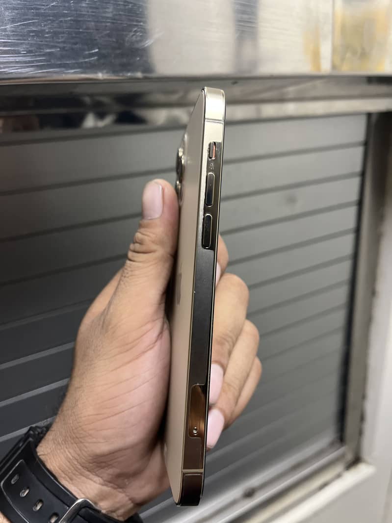Apple iPhone 12 Pro 3