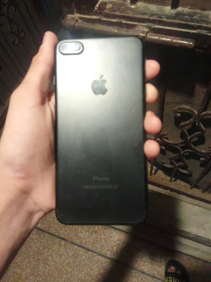 Apple iPhone 7 Plus 2