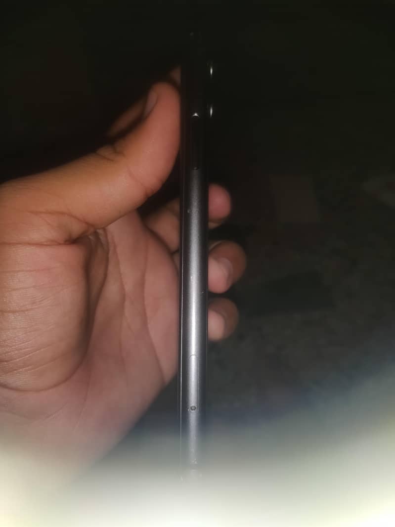 Apple iPhone 11 7