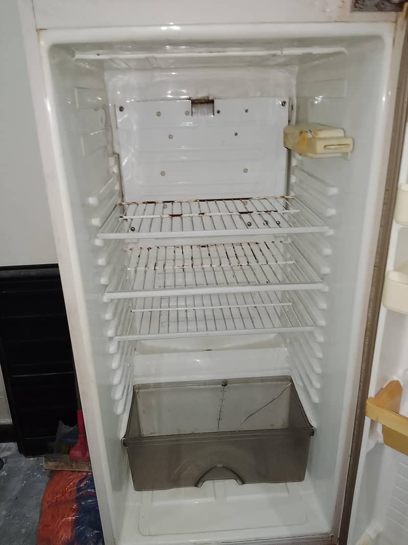refrigerator 3