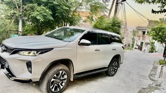 Toyota Fortuner Legender 2023
