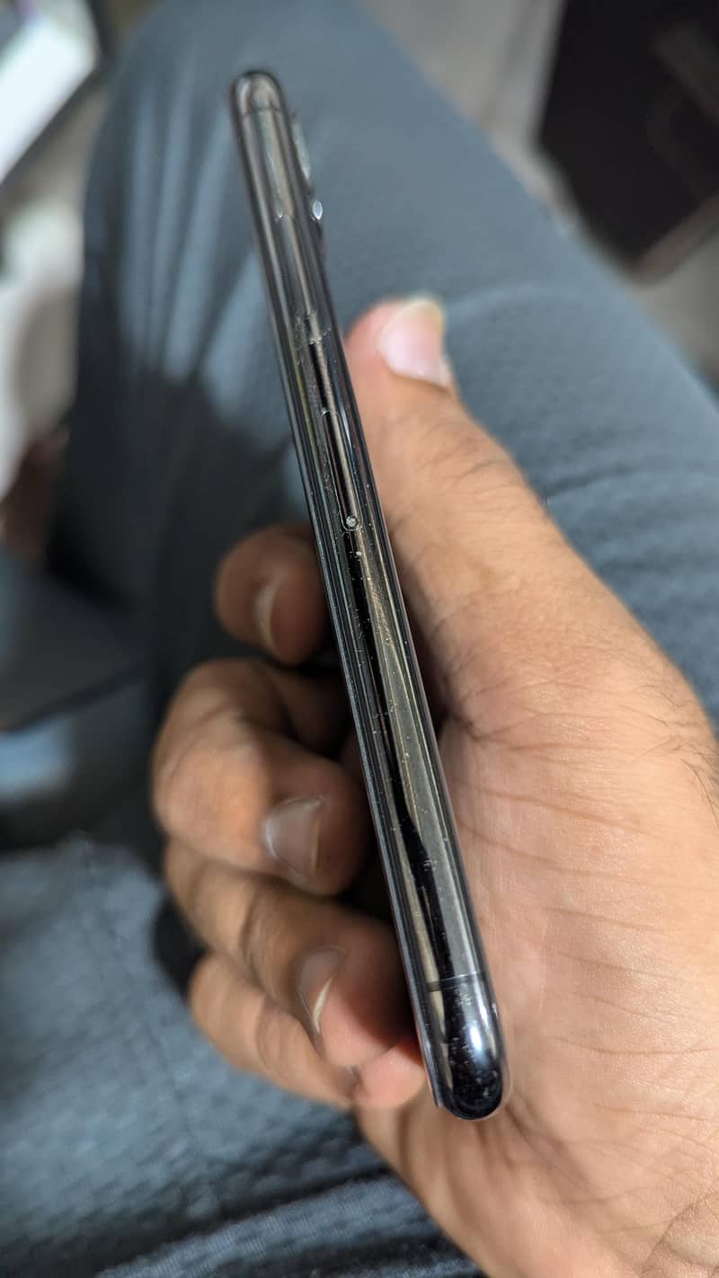 Apple iPhone X 3