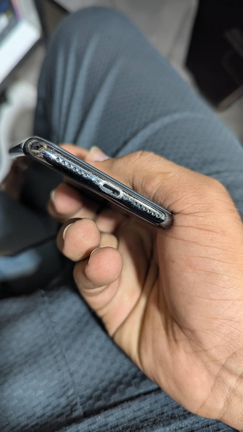 Apple iPhone X 5