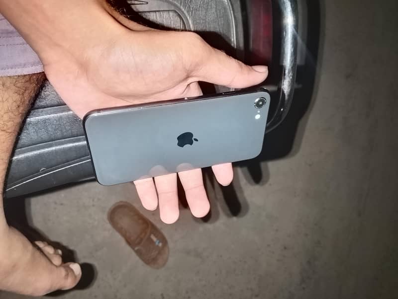 Apple iPhone SE 0