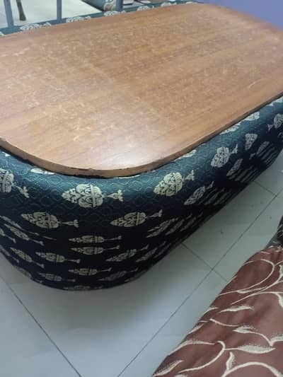 5 seater sofa set with one table