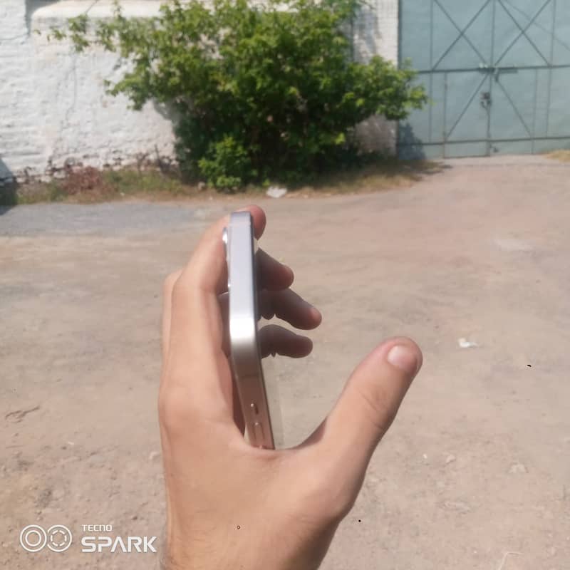 Apple iPhone 13 1