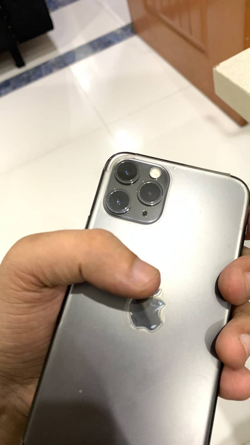 Apple iPhone 11 Pro 5