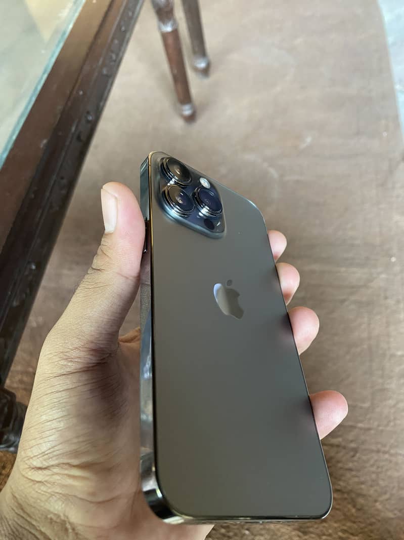 Apple iPhone 13 Pro 3