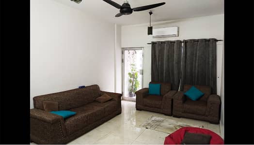 Clifton Block 8, 1100 Square Feet Apartment for Sale.
