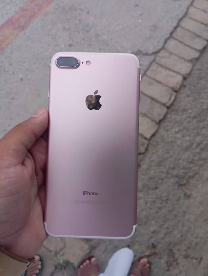Apple iPhone 7 Plus 2