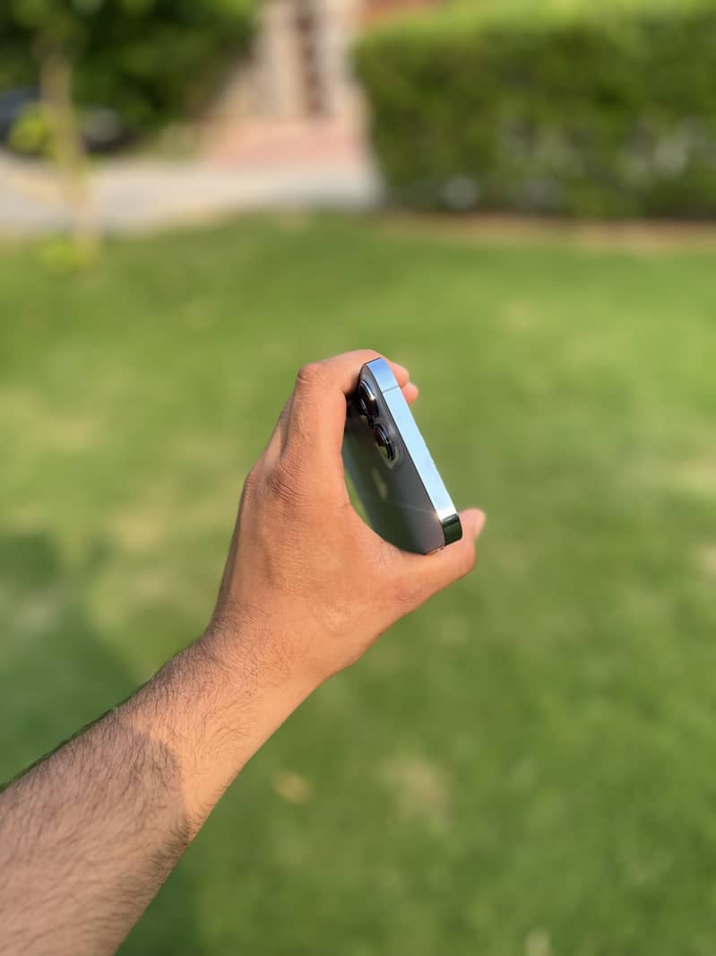 Apple iPhone 13 Pro Max 4