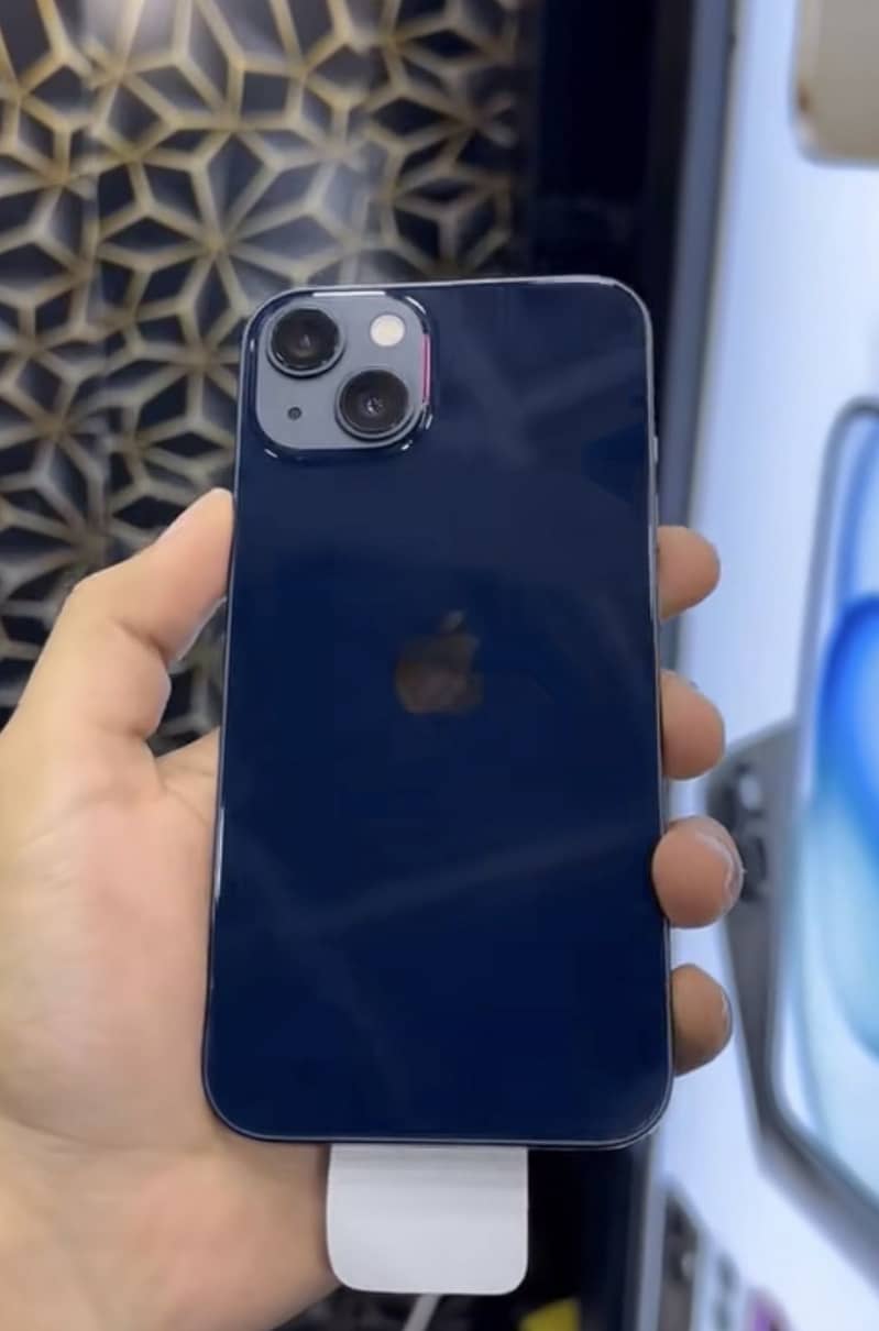 Apple iPhone 13 2