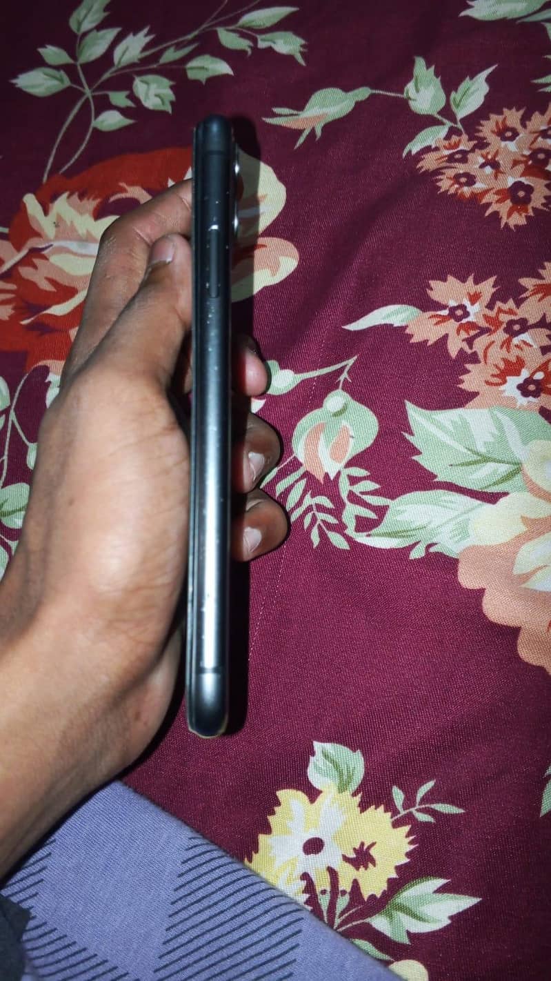 Apple iPhone 11 5
