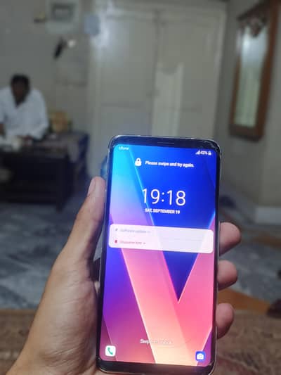 LG V30