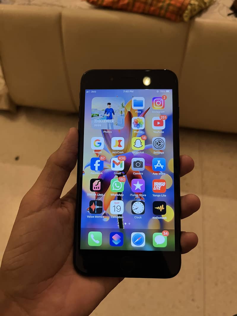Apple iPhone 7 Plus 5