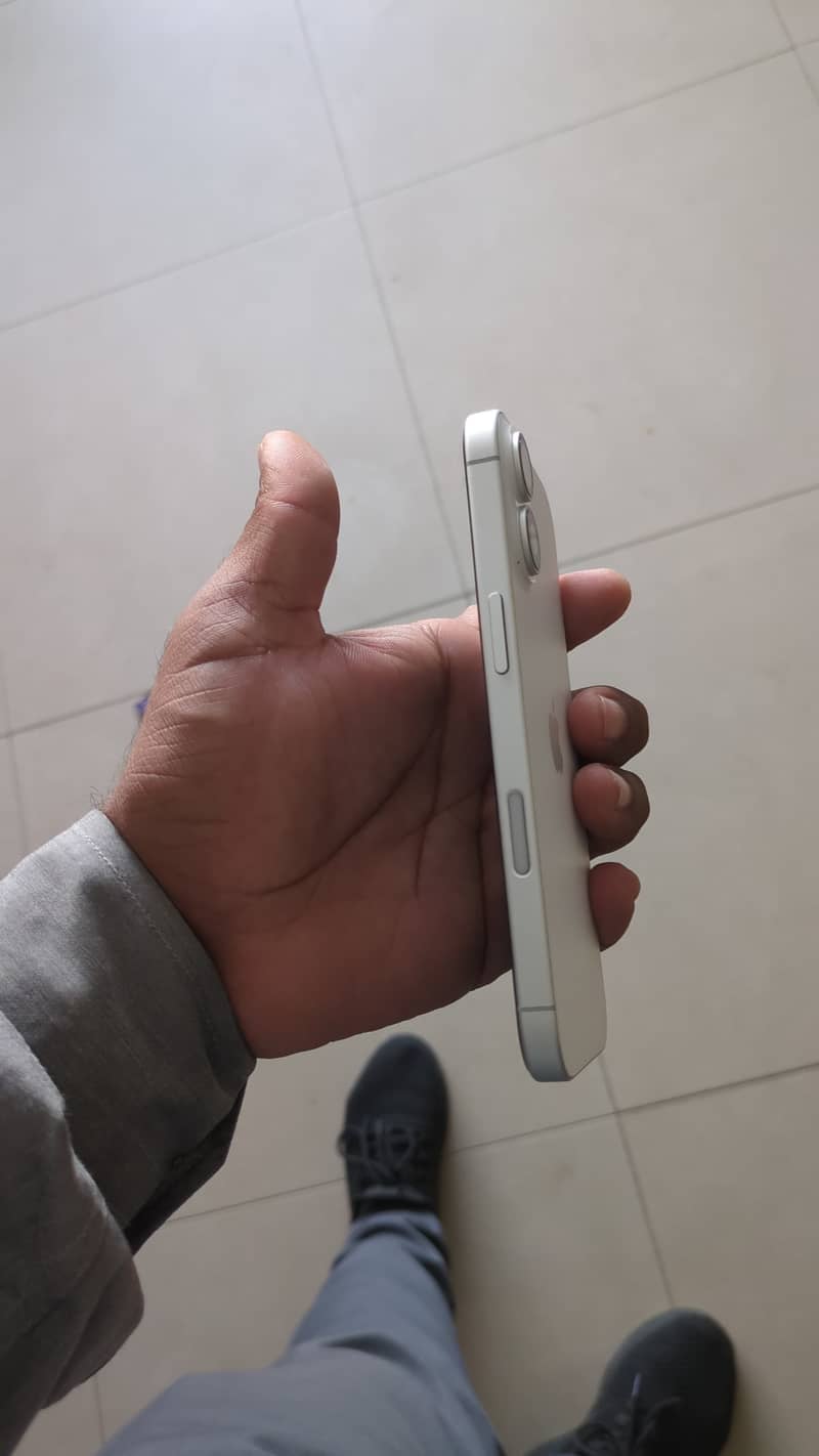 Apple iPhone 17 5