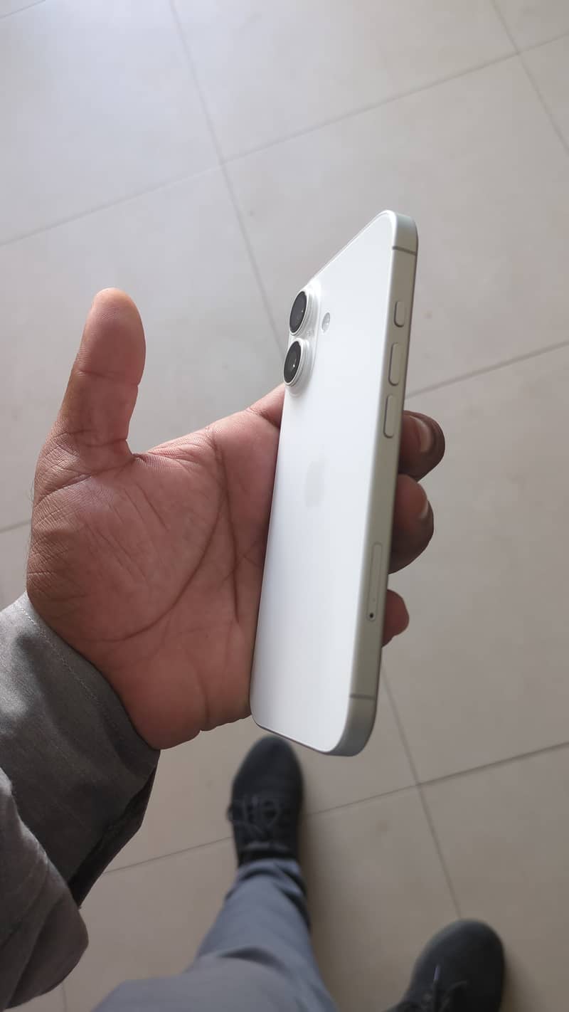 Apple iPhone 17 6