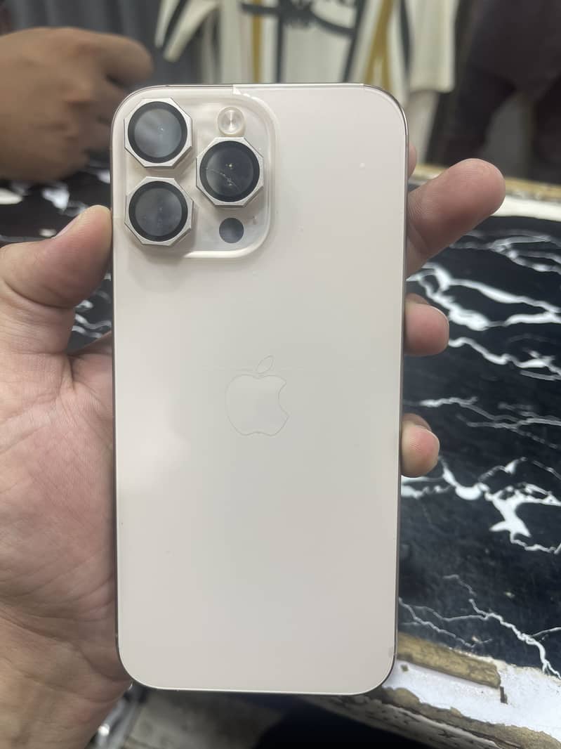 Apple iPhone 16 Pro Max 0